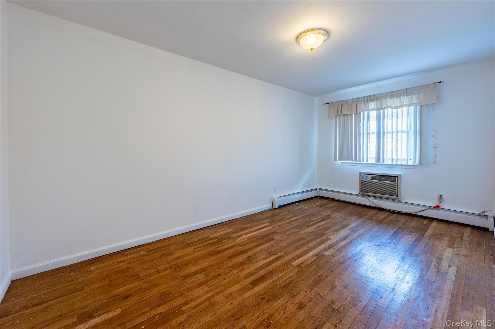Single Family Throggmorton  Bronx, NY 10465, MLS-913729-13