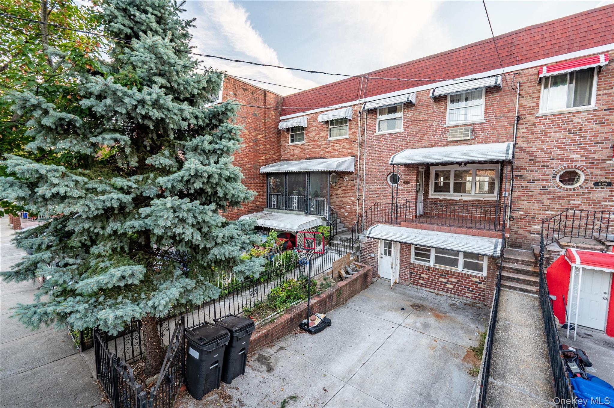 Single Family Throggmorton  Bronx, NY 10465, MLS-913729-2