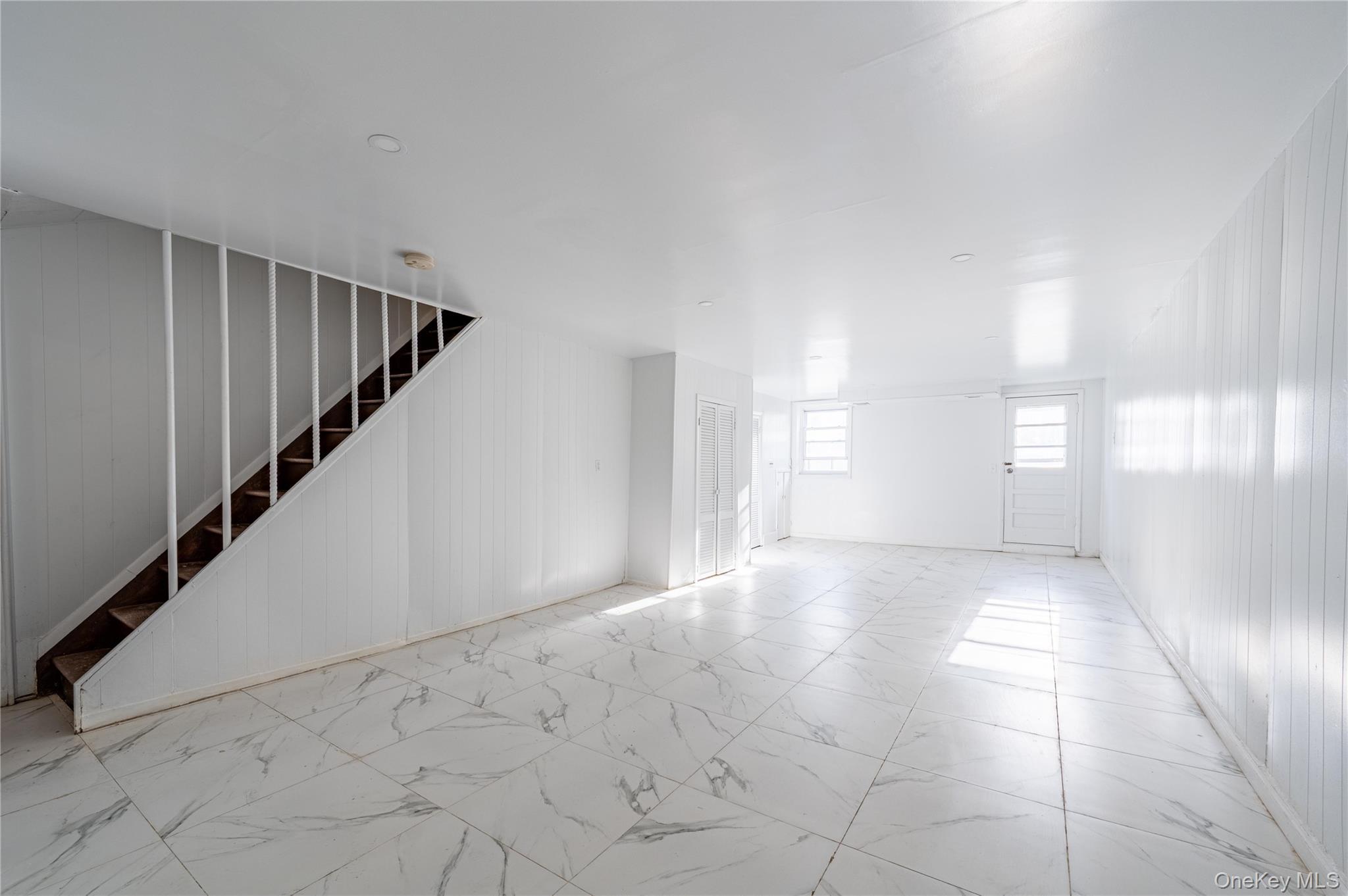 Single Family Throggmorton  Bronx, NY 10465, MLS-913729-24