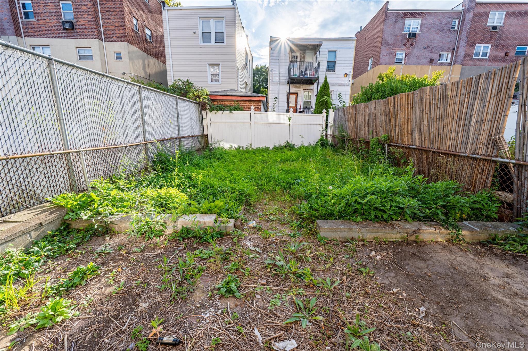 Single Family Throggmorton  Bronx, NY 10465, MLS-913729-28