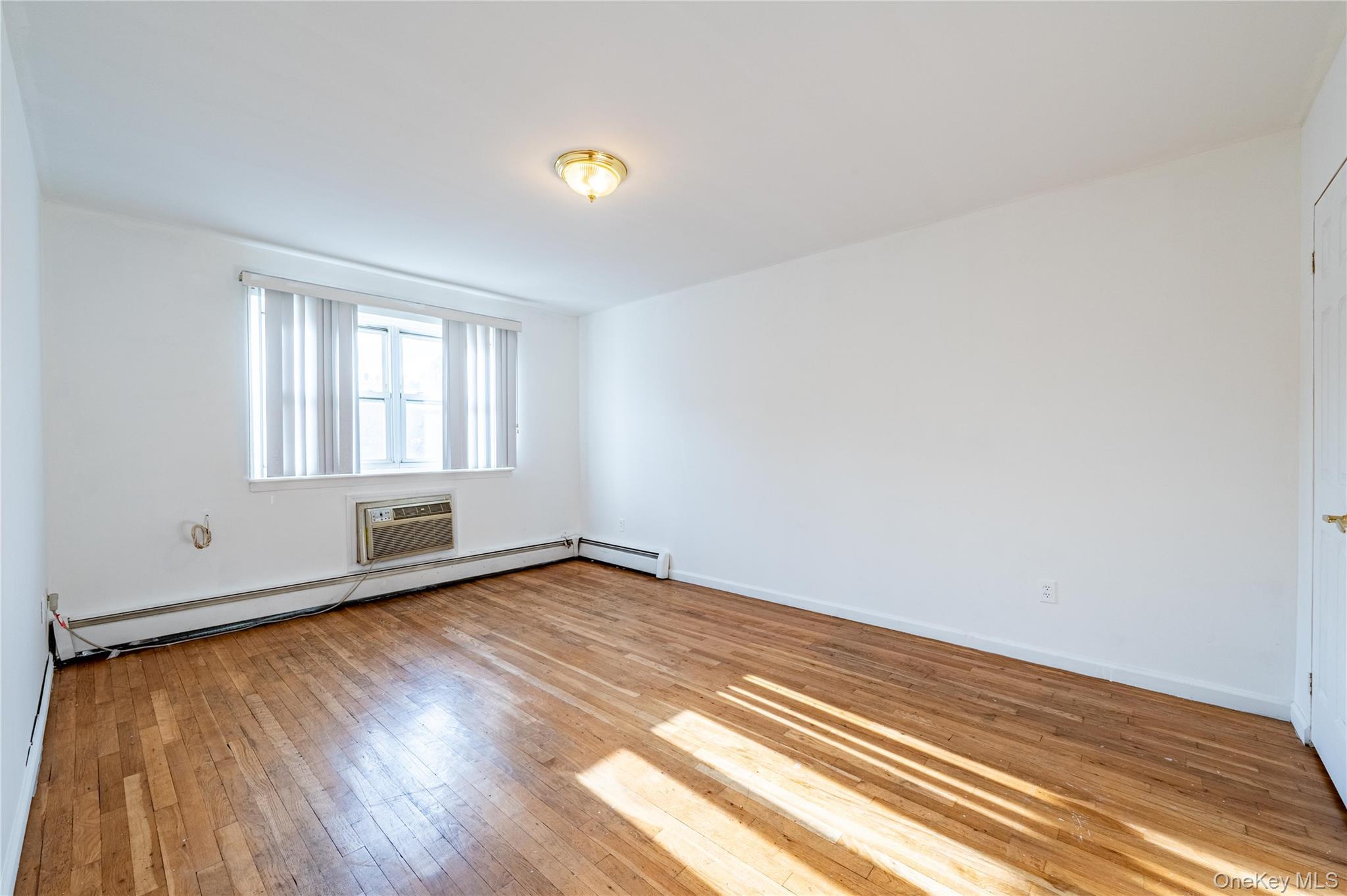 Single Family Throggmorton  Bronx, NY 10465, MLS-913729-8