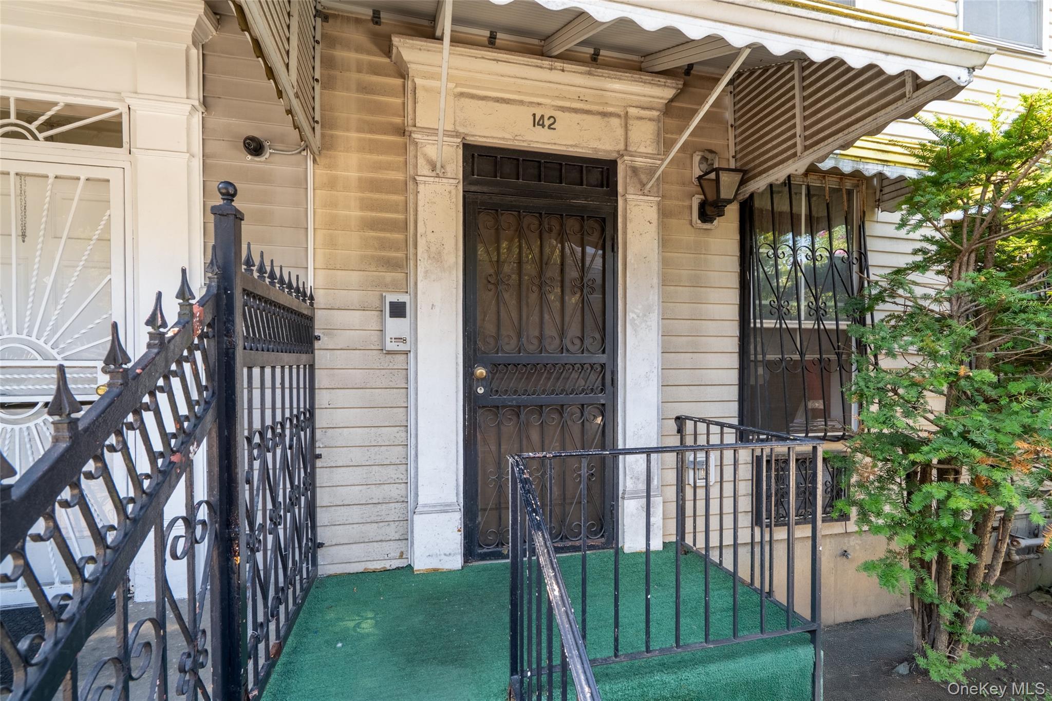 Single Family 175th  Bronx, NY 10453, MLS-913735-38