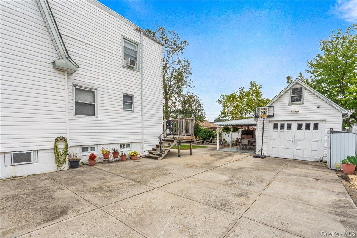 Single Family Evans  Nassau County, NY 11003, MLS-913743-16