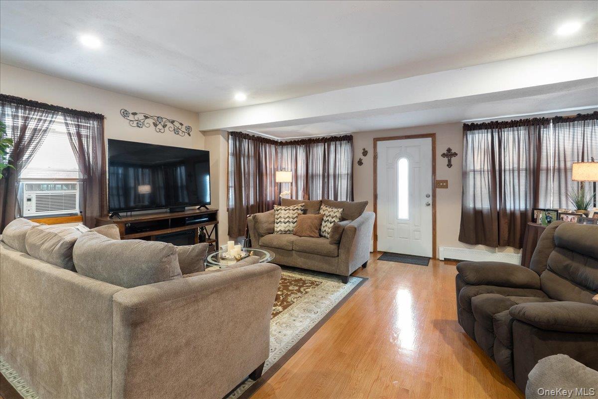 Single Family Evans  Nassau County, NY 11003, MLS-913743-3