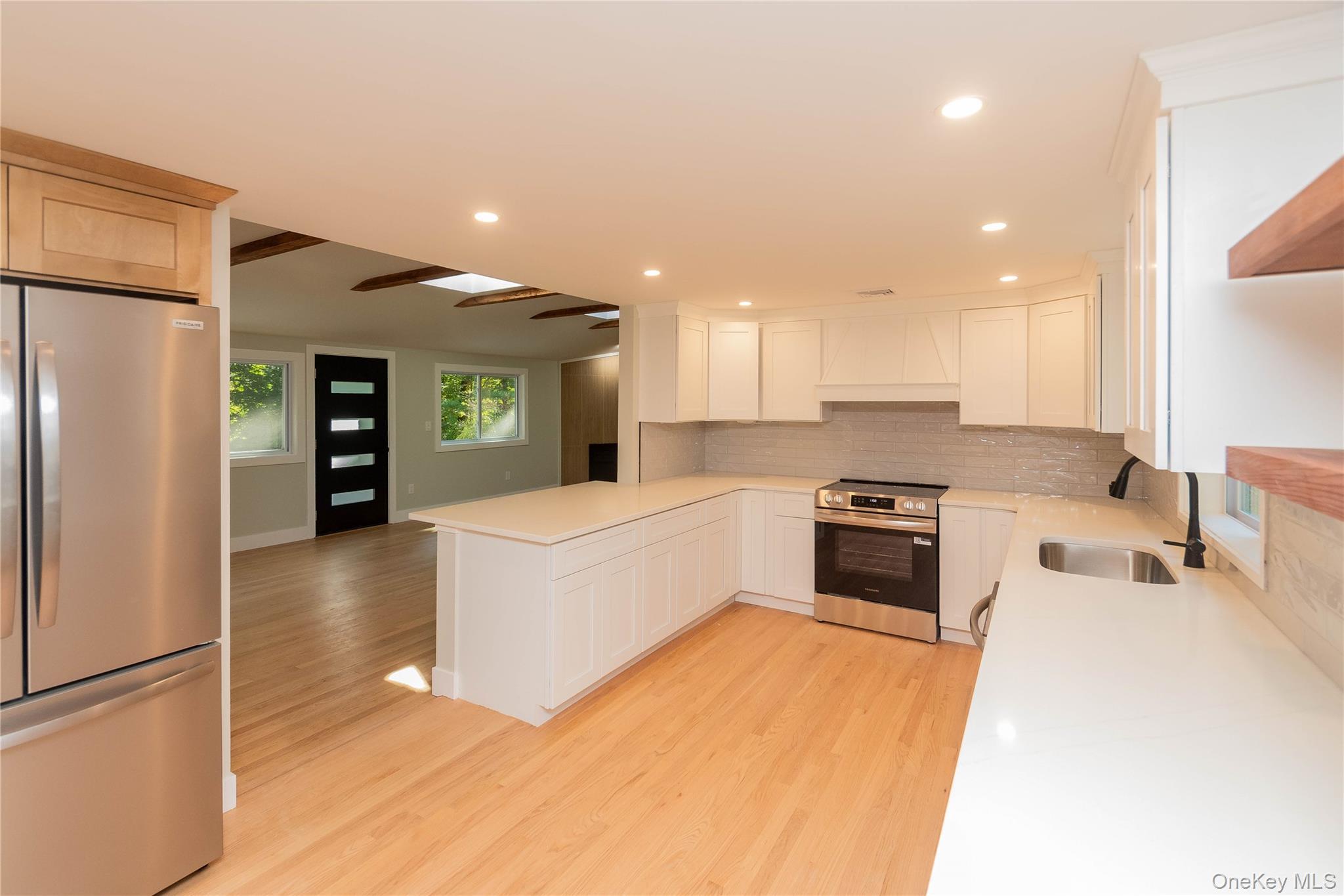 Single Family Tree Top  Dutchess County, NY 12603, MLS-913780-10