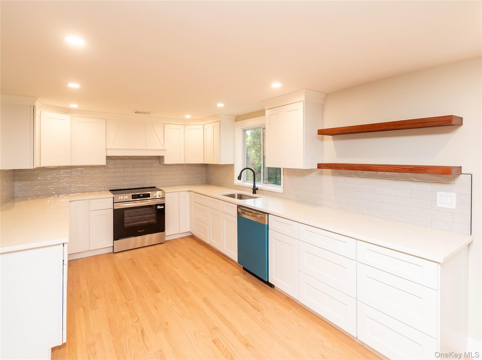 Single Family Tree Top  Dutchess County, NY 12603, MLS-913780-9