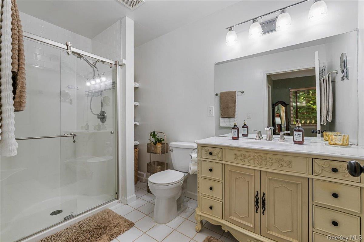 Single Family Plymouth Suffolk County, NY 11772, MLS-913802-14