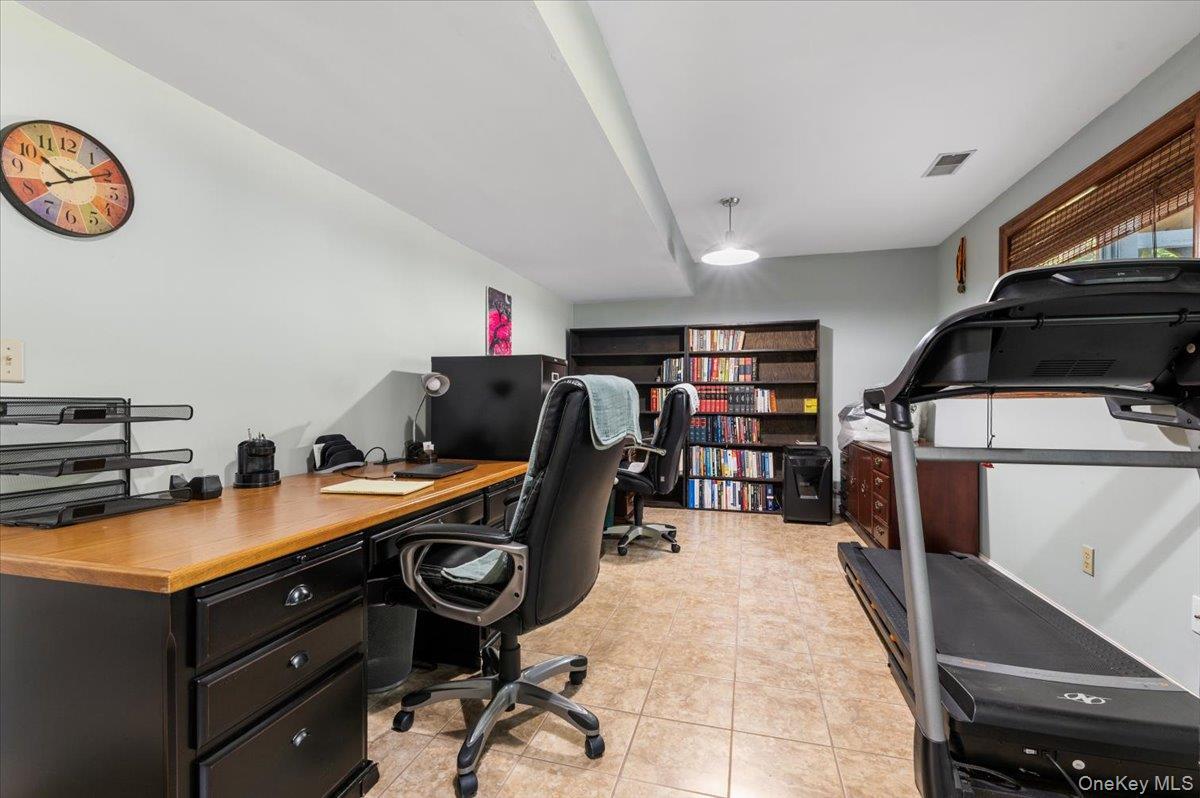 Single Family Plymouth Suffolk County, NY 11772, MLS-913802-18