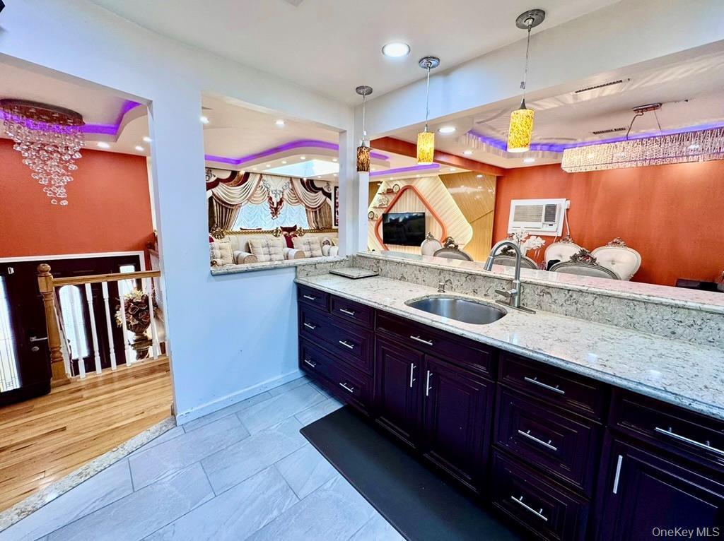 Single Family Walnut Nassau County, NY 11096, MLS-913823-12