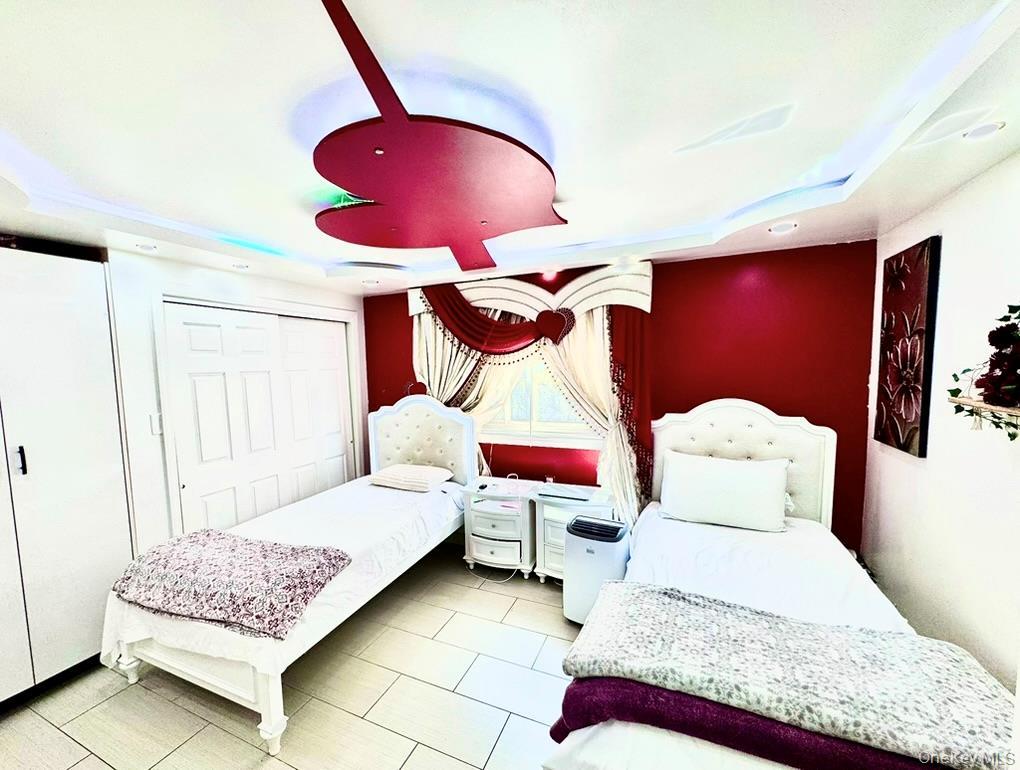 Single Family Walnut Nassau County, NY 11096, MLS-913823-14