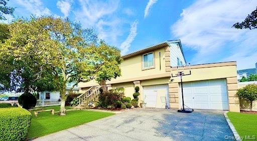 Single Family Walnut Nassau County, NY 11096, MLS-913823-2