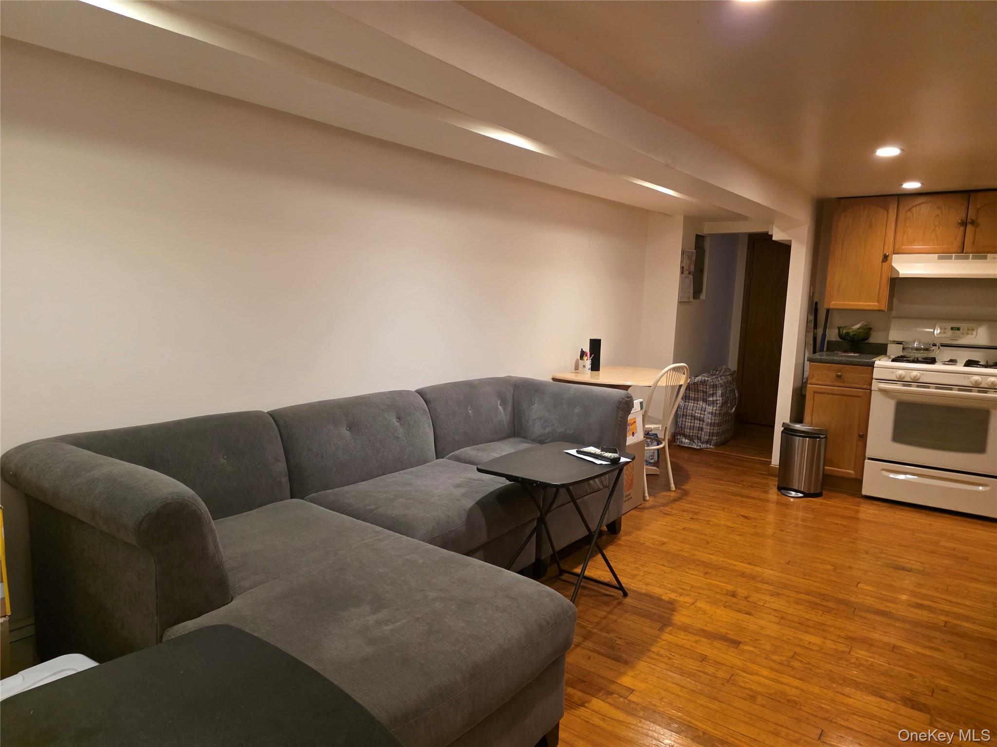 Single Family 77th Queens, NY 11385, MLS-913833-10