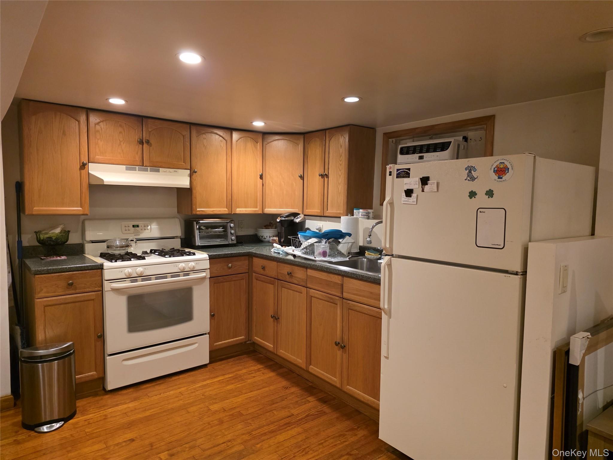 Single Family 77th Queens, NY 11385, MLS-913833-9