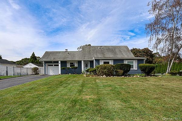 Single Family Torrey Pine  Suffolk County, NY 11763, MLS-913839-2