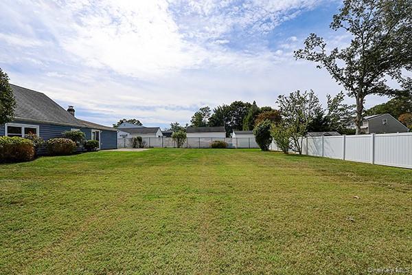 Single Family Torrey Pine  Suffolk County, NY 11763, MLS-913839-30