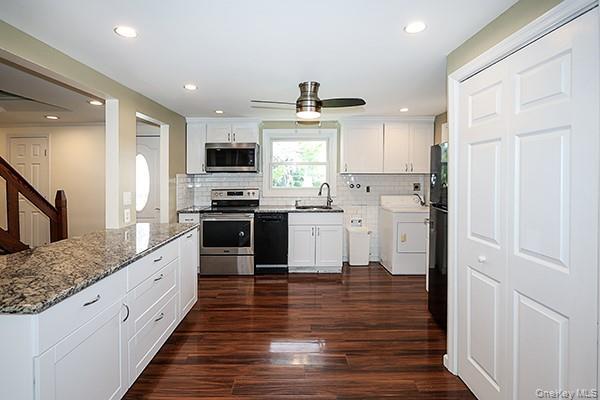 Single Family Torrey Pine  Suffolk County, NY 11763, MLS-913839-8