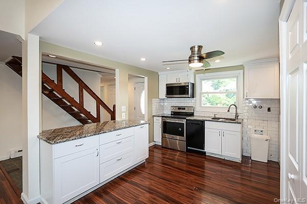 Single Family Torrey Pine  Suffolk County, NY 11763, MLS-913839-9