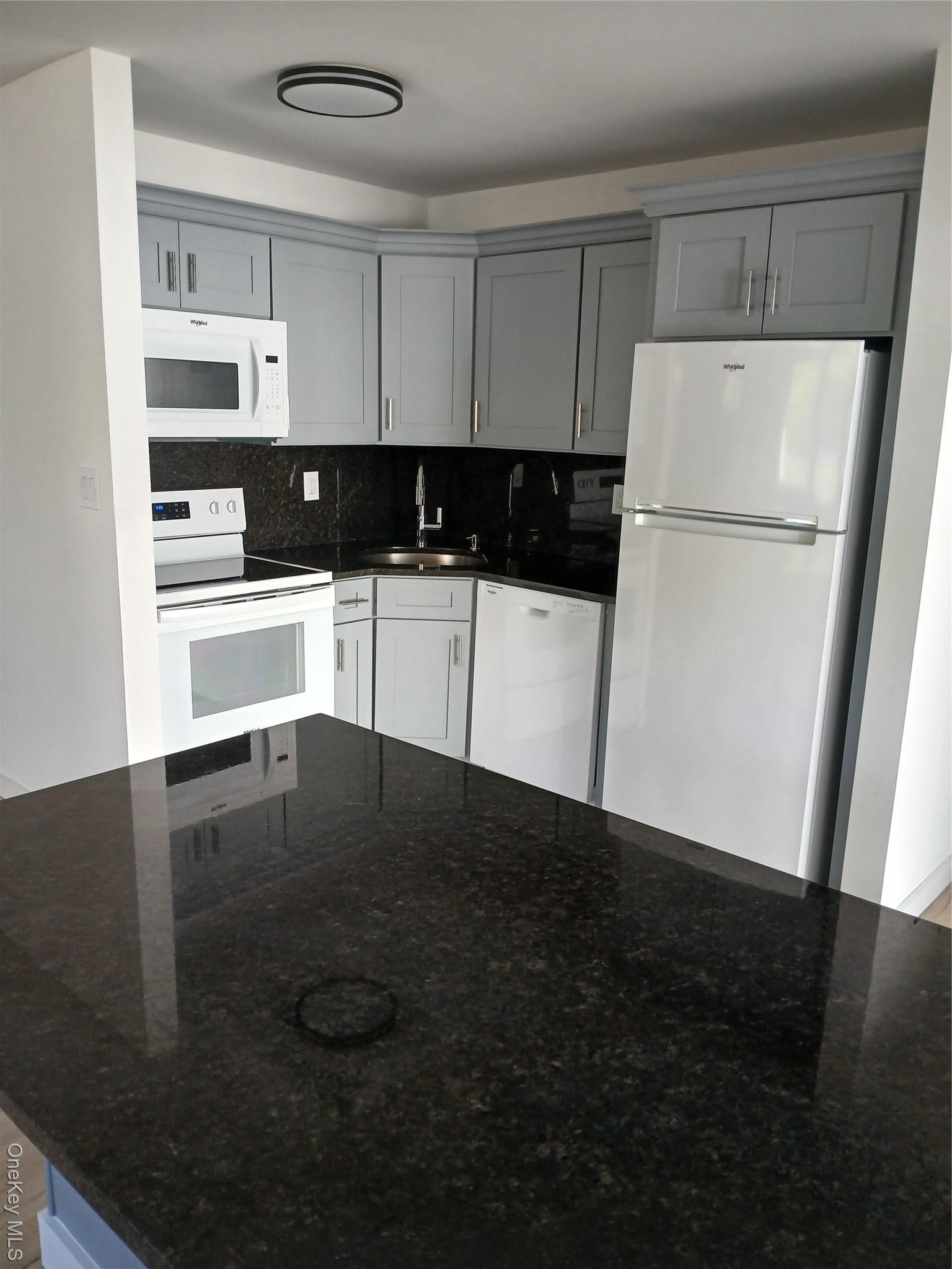 Single Family Mercury  Suffolk County, NY 11772, MLS-913841-4