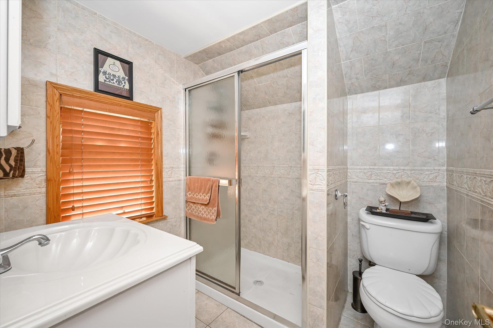 Single Family 11th Queens, NY 11357, MLS-913855-16