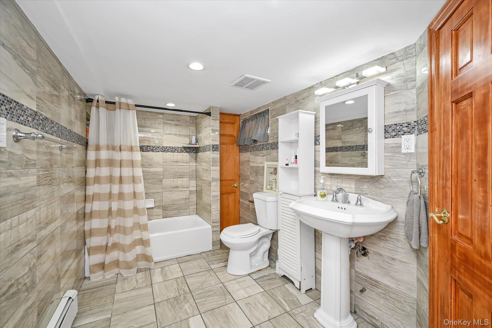 Single Family 11th Queens, NY 11357, MLS-913855-19