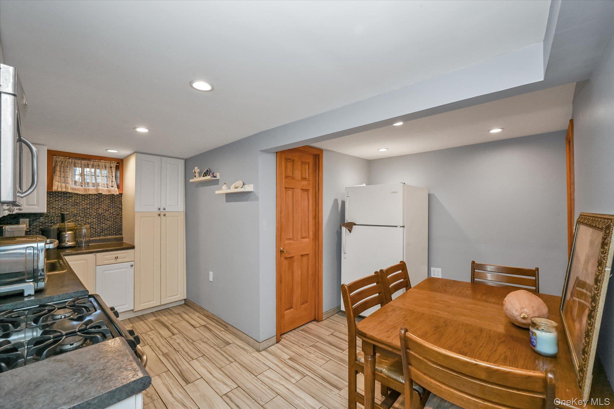 Single Family 11th Queens, NY 11357, MLS-913855-20