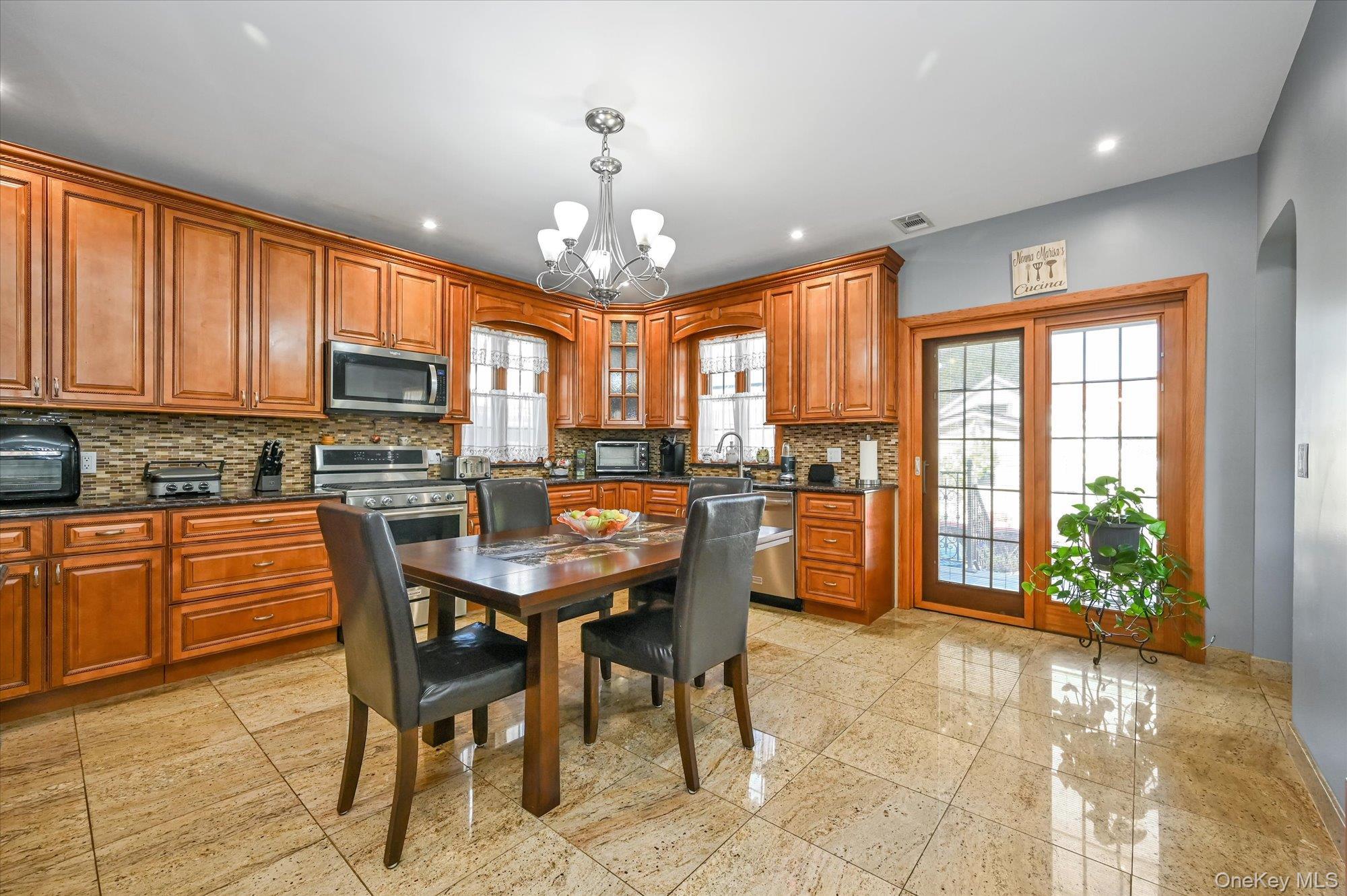 Single Family 11th Queens, NY 11357, MLS-913855-6