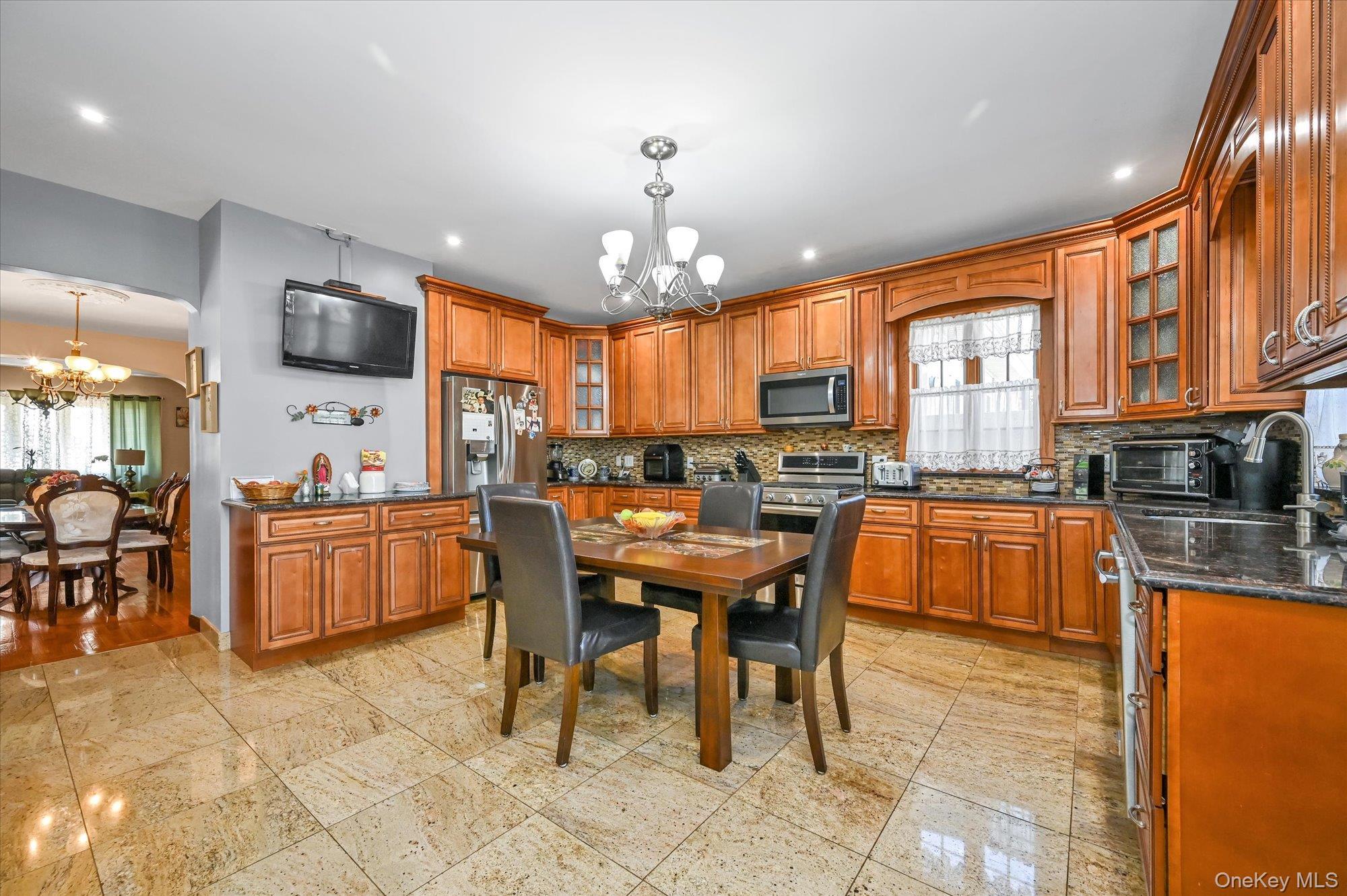 Single Family 11th Queens, NY 11357, MLS-913855-7