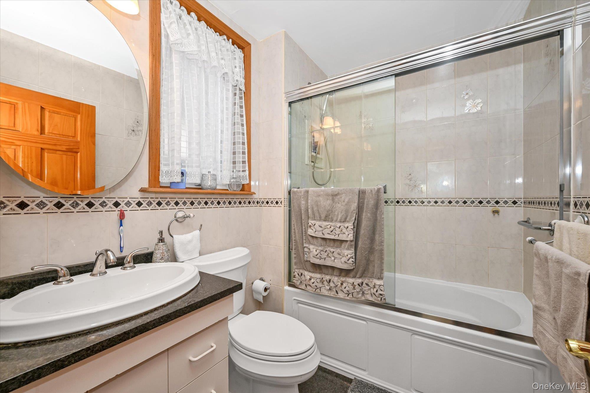 Single Family 11th Queens, NY 11357, MLS-913855-8