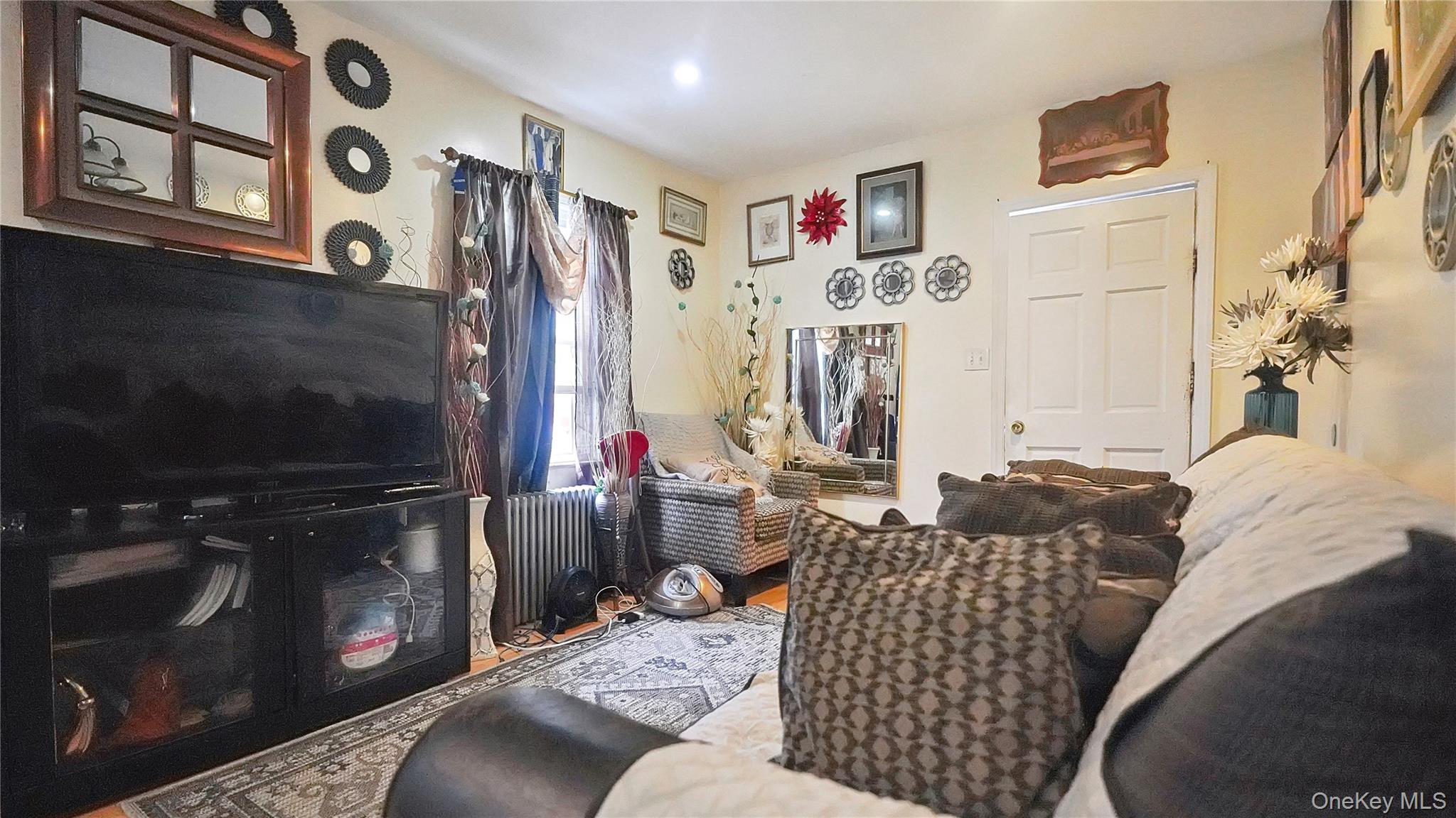 Single Family Ave  Queens, NY 11434, MLS-913883-4
