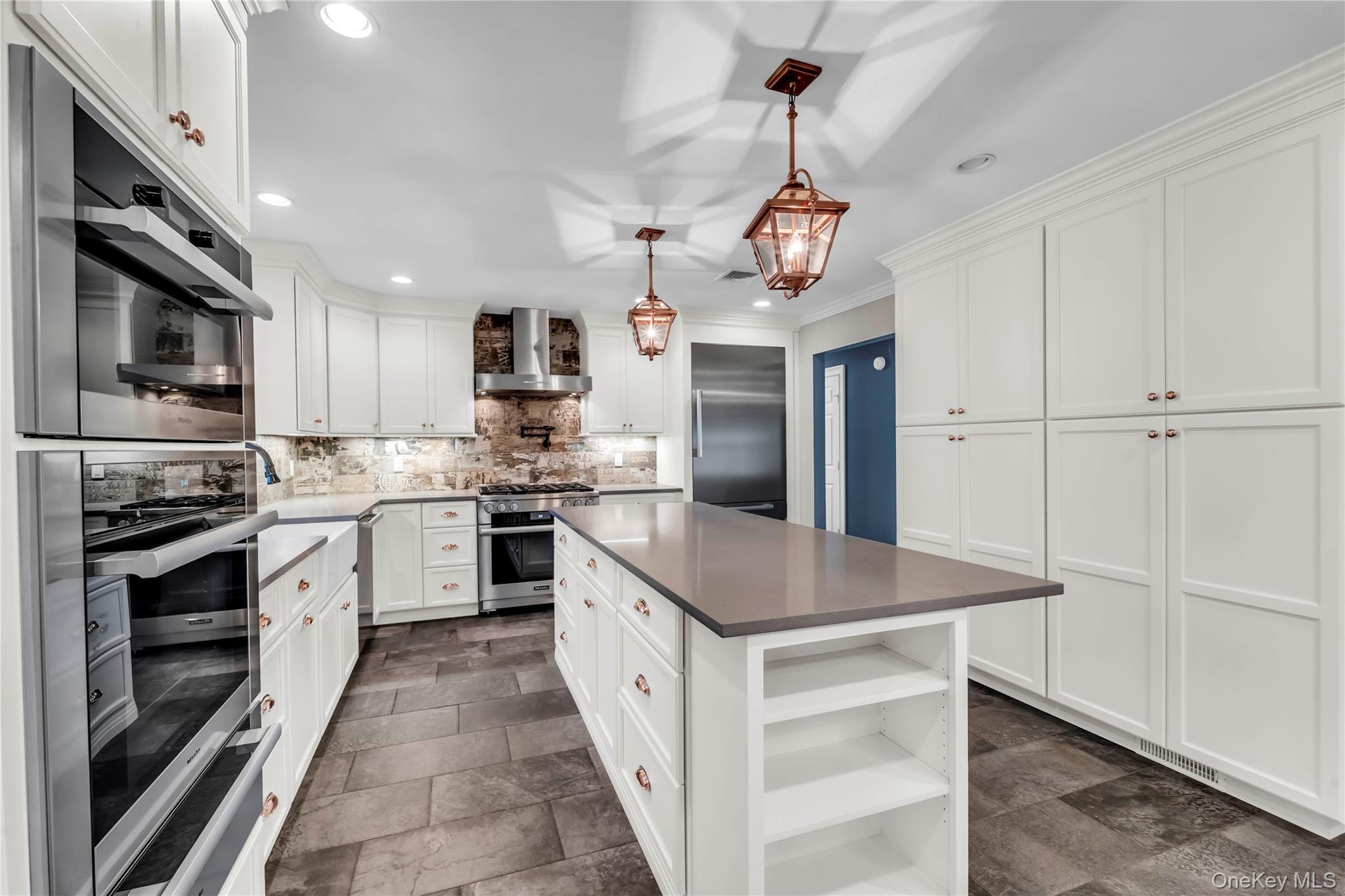 Single Family Iroquois Rockland County, NY 10964, MLS-913909-10