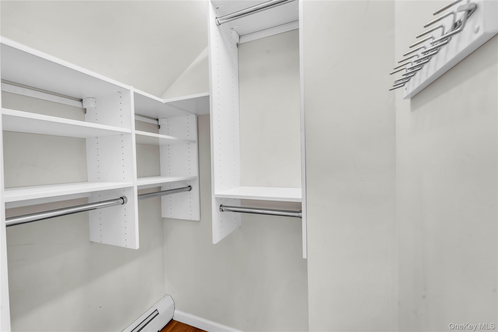 Single Family Iroquois Rockland County, NY 10964, MLS-913909-19