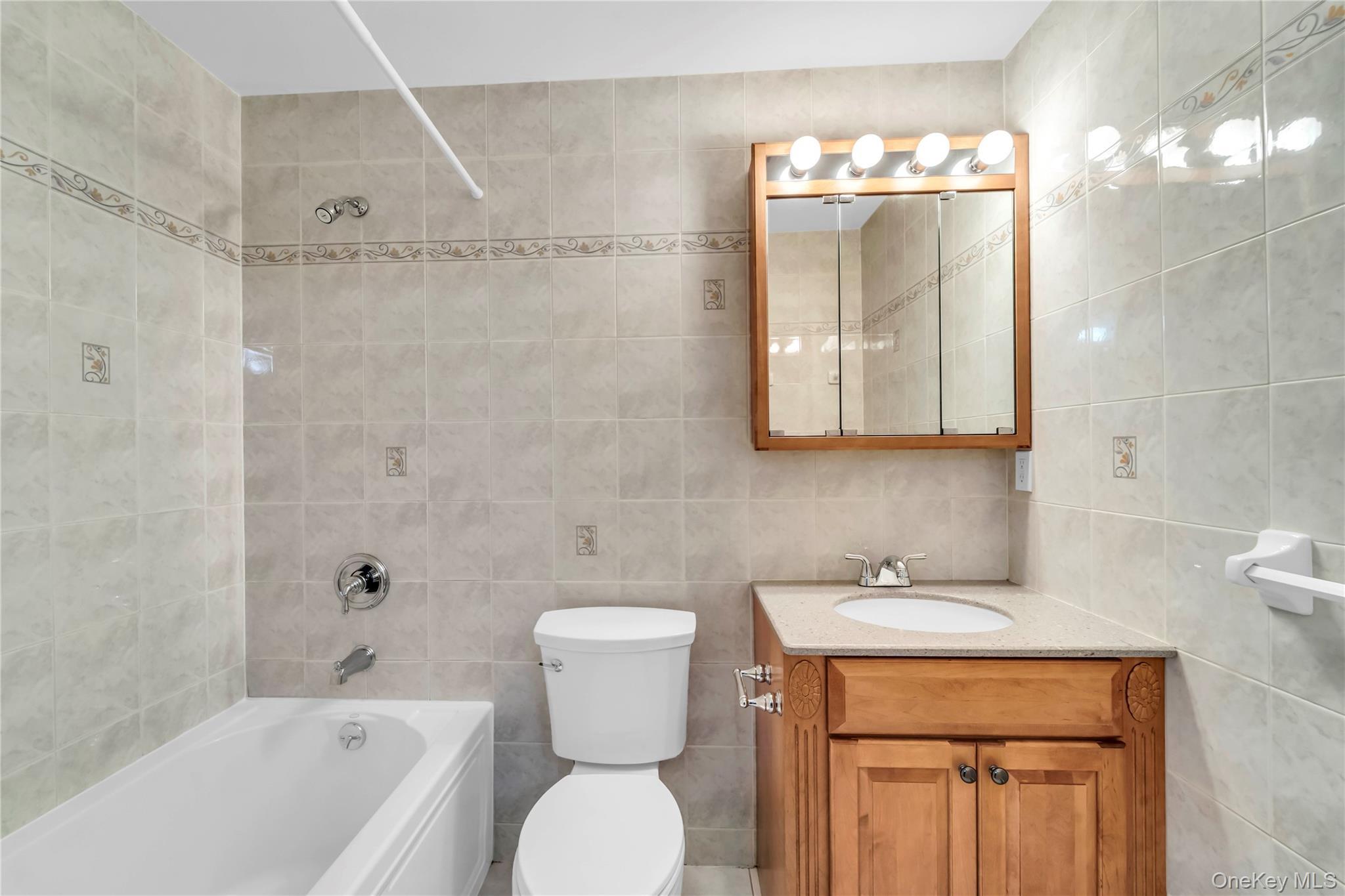 Single Family Iroquois Rockland County, NY 10964, MLS-913909-20