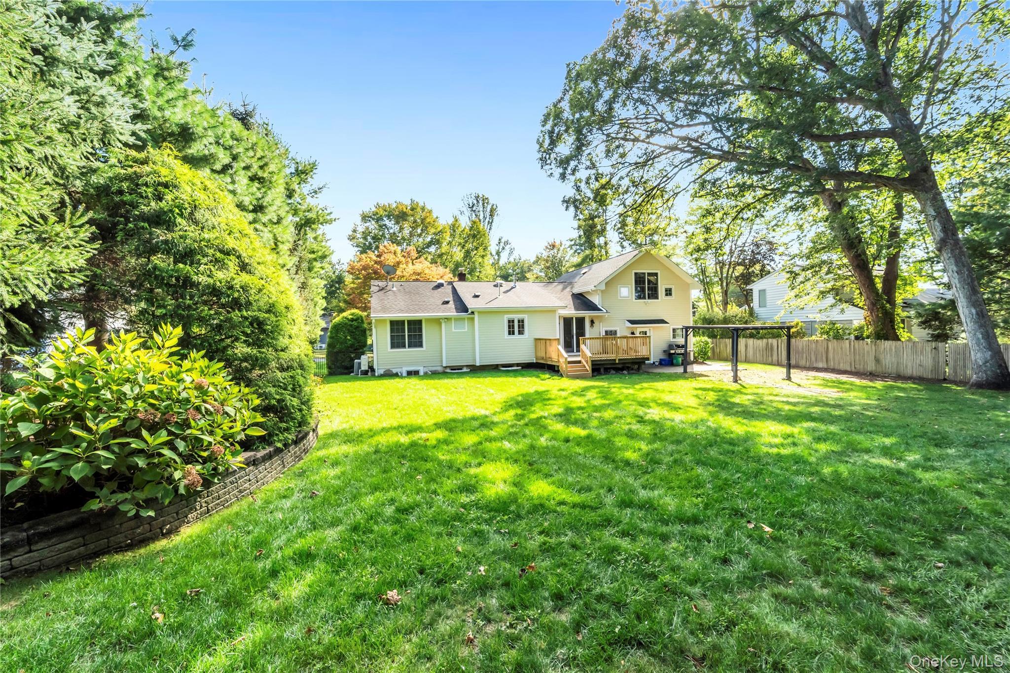 Single Family Iroquois Rockland County, NY 10964, MLS-913909-32