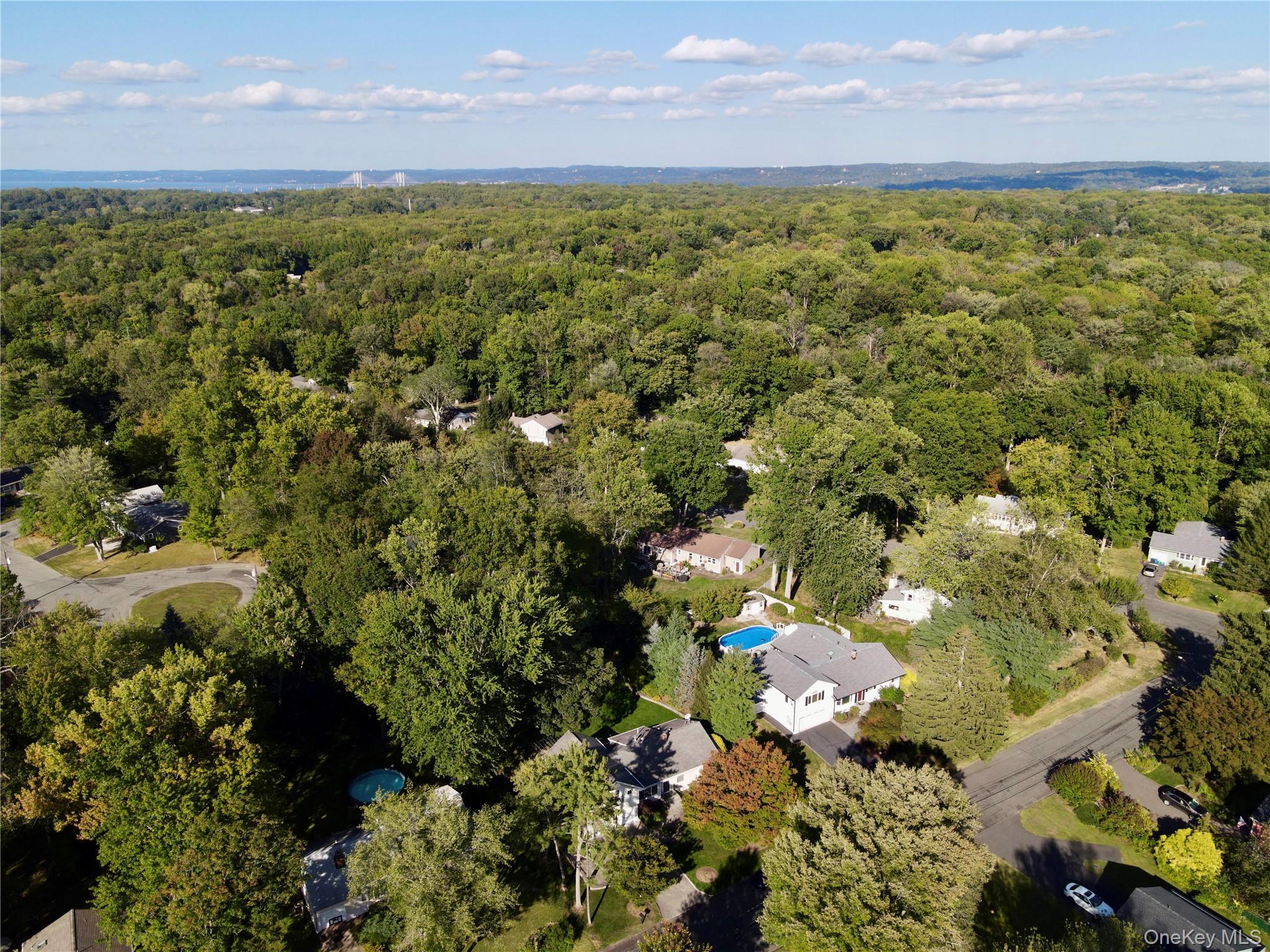 Single Family Iroquois Rockland County, NY 10964, MLS-913909-36