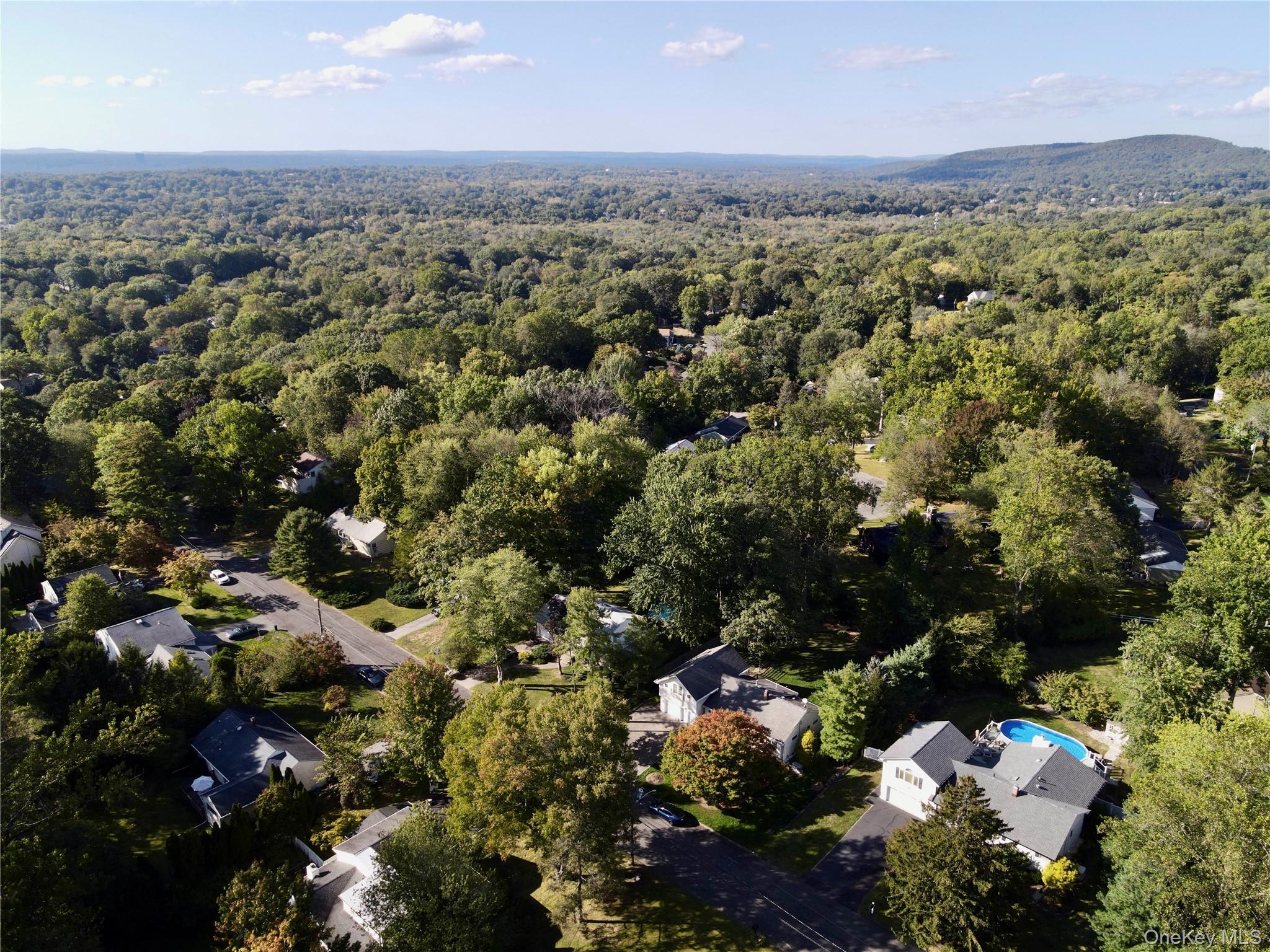 Single Family Iroquois Rockland County, NY 10964, MLS-913909-37