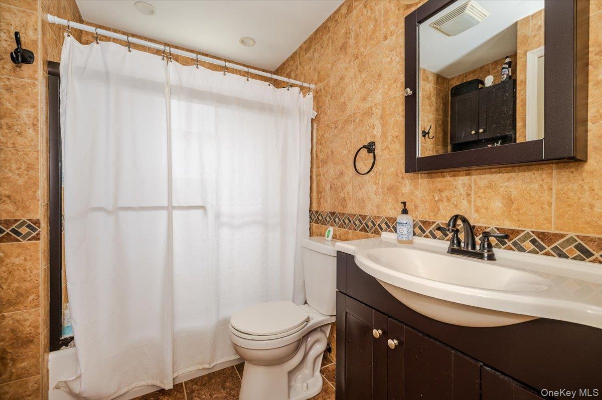 Single Family Westcott  Nassau County, NY 11096, MLS-913916-11