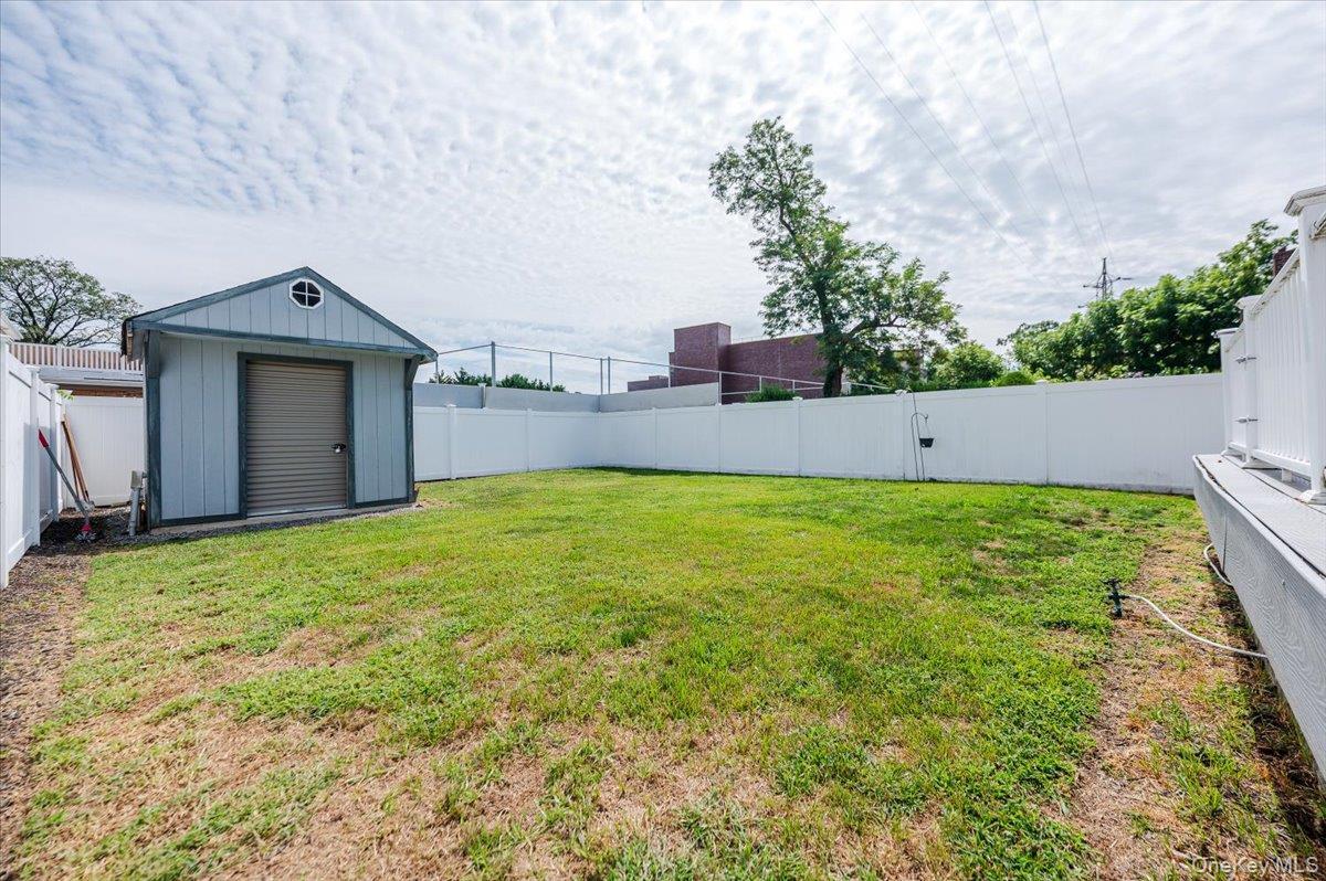 Single Family Westcott  Nassau County, NY 11096, MLS-913916-16