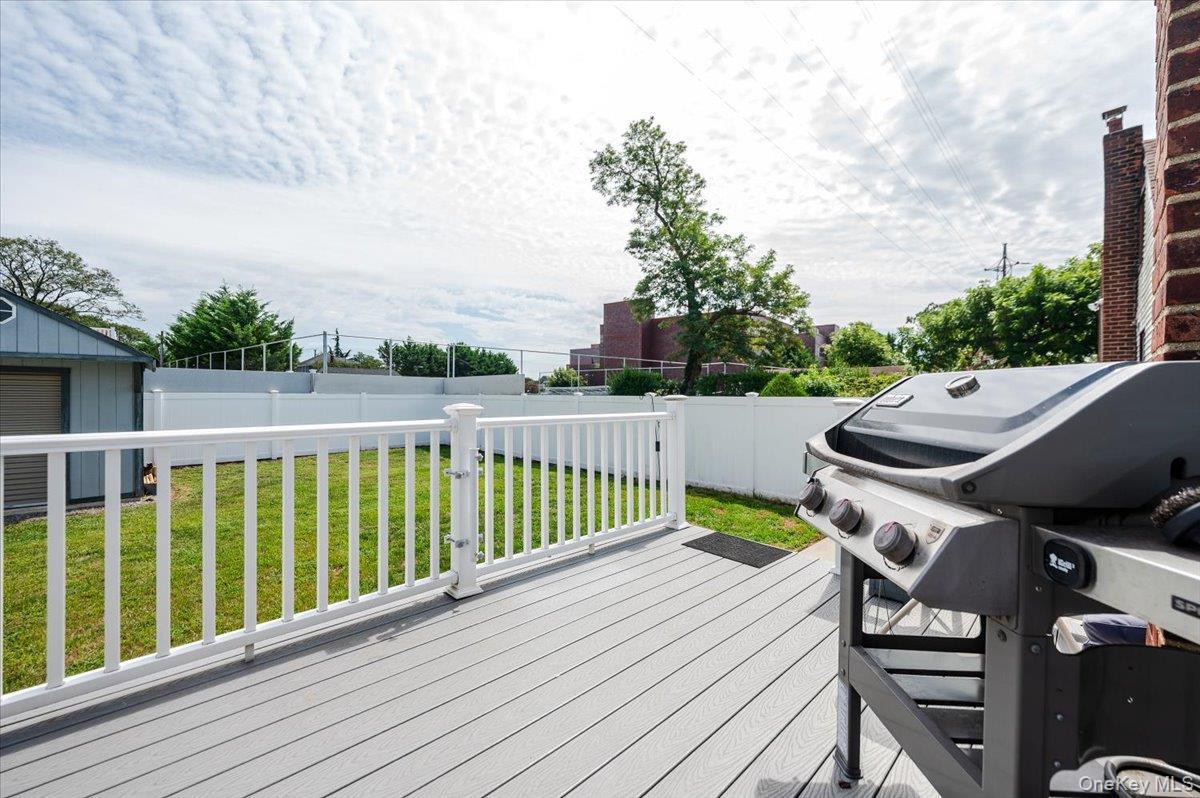 Single Family Westcott  Nassau County, NY 11096, MLS-913916-18