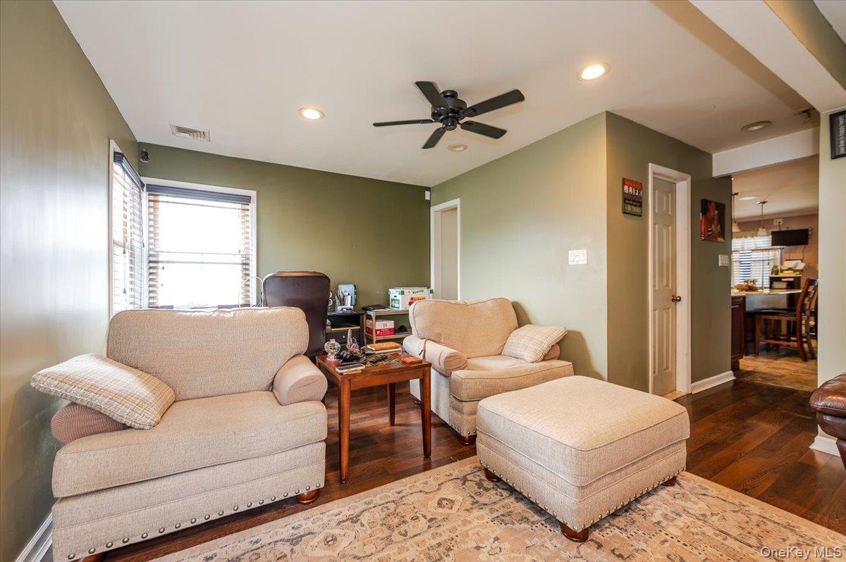 Single Family Westcott  Nassau County, NY 11096, MLS-913916-5