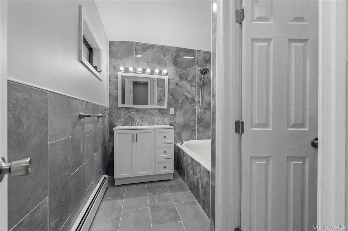 Single Family Nowick Suffolk County, NY 11787, MLS-913961-22