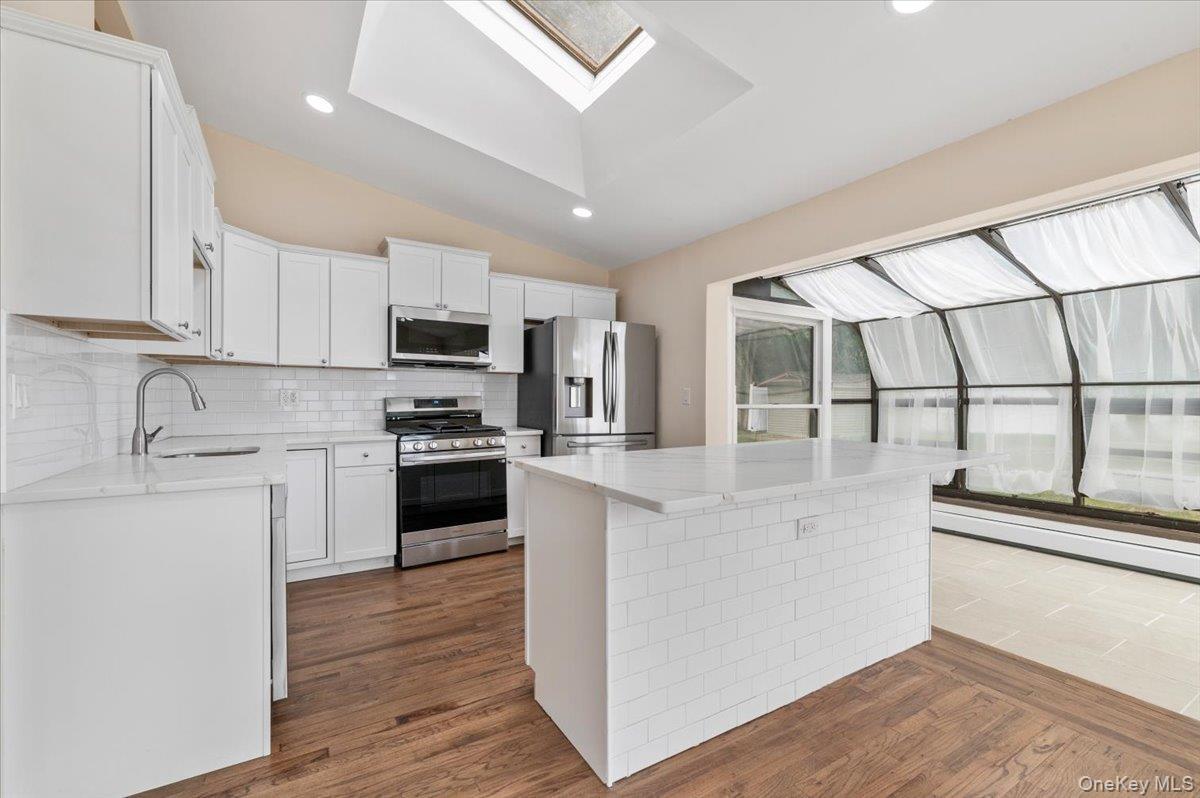 Single Family Nowick Suffolk County, NY 11787, MLS-913961-8