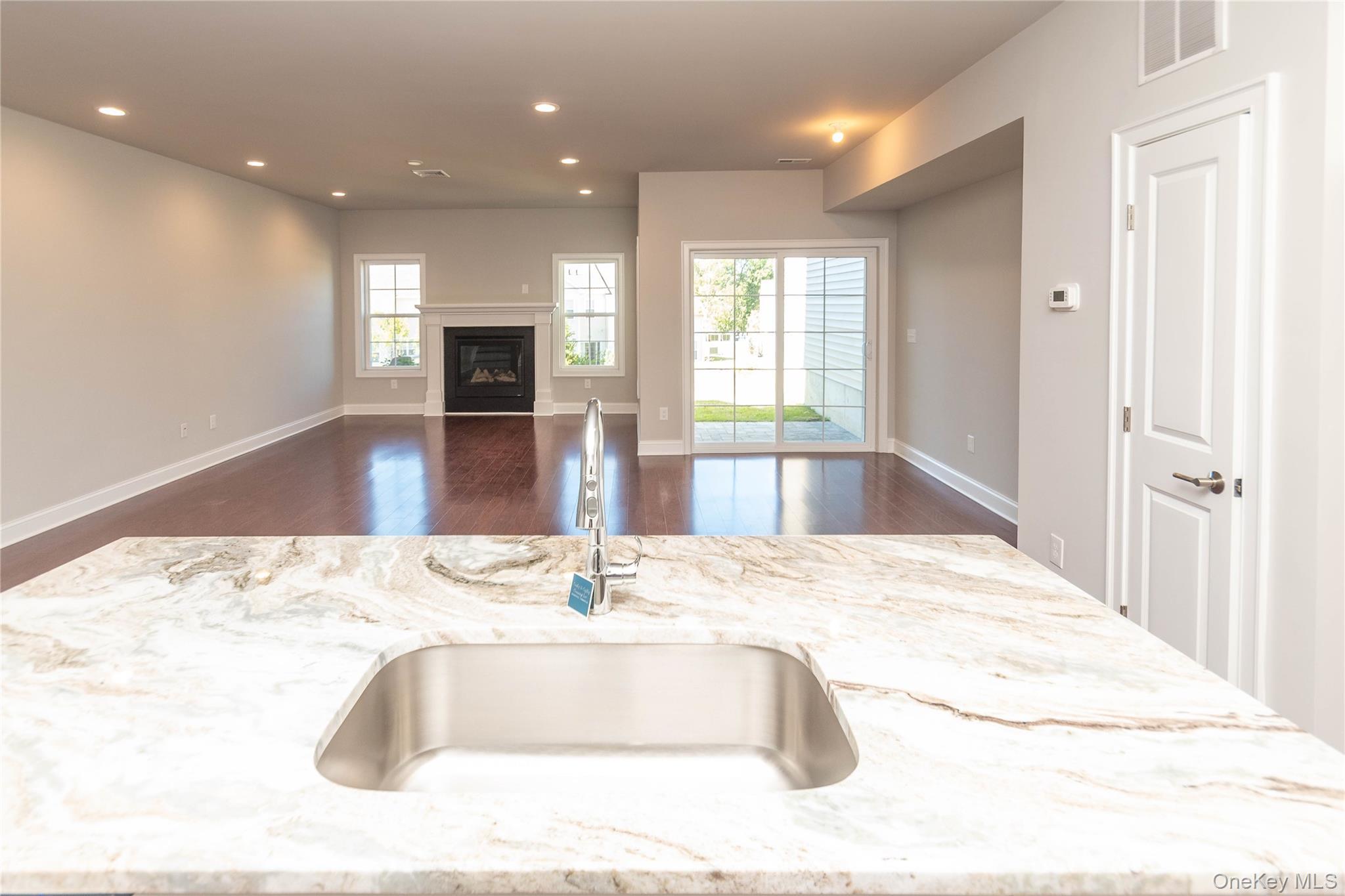 Single Family Hudson View Dutchess County, NY 12538, MLS-913970-10