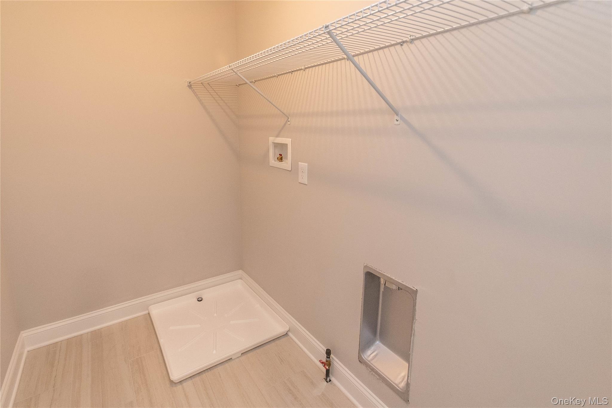 Single Family Hudson View Dutchess County, NY 12538, MLS-913970-21