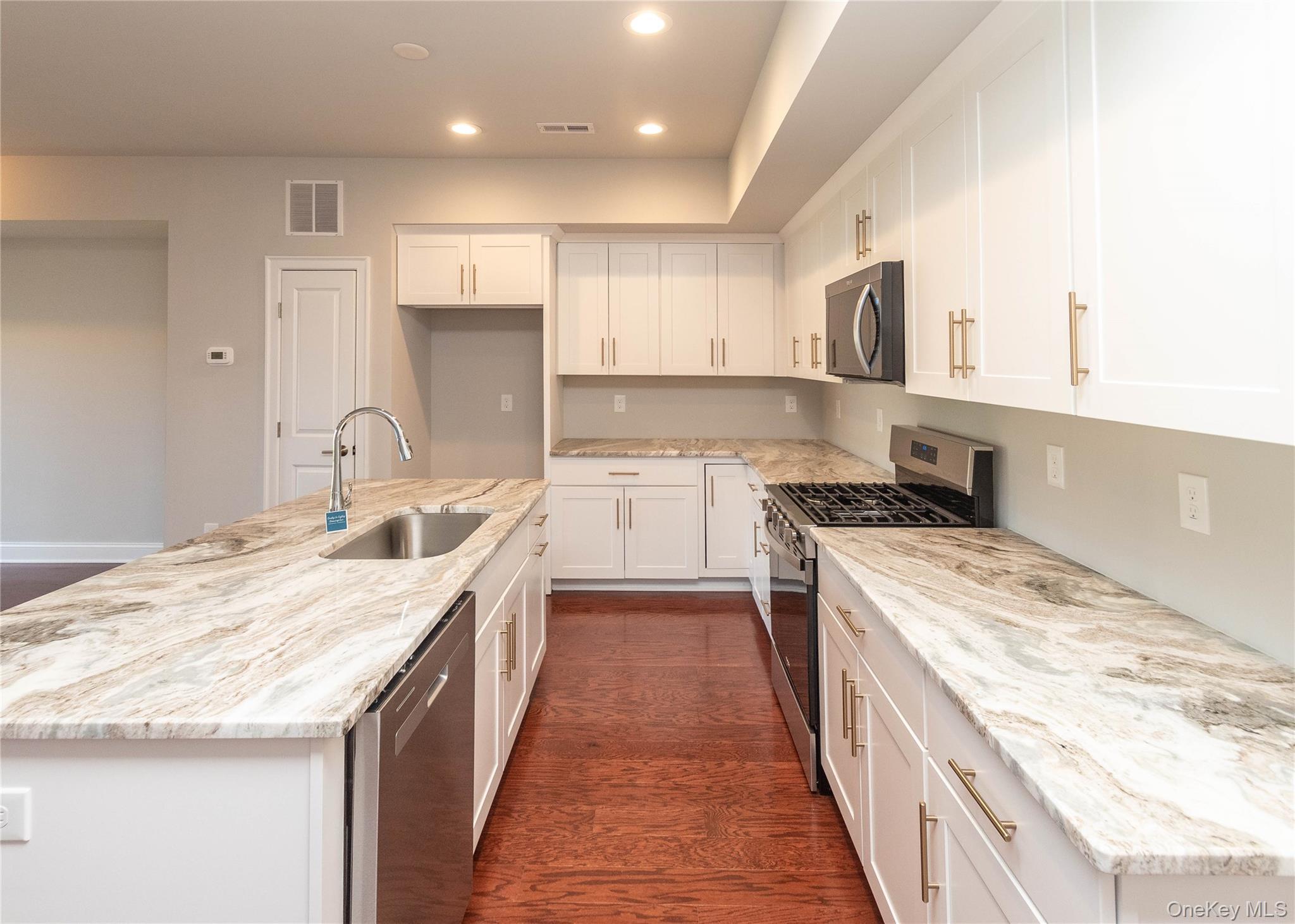 Single Family Hudson View Dutchess County, NY 12538, MLS-913970-7