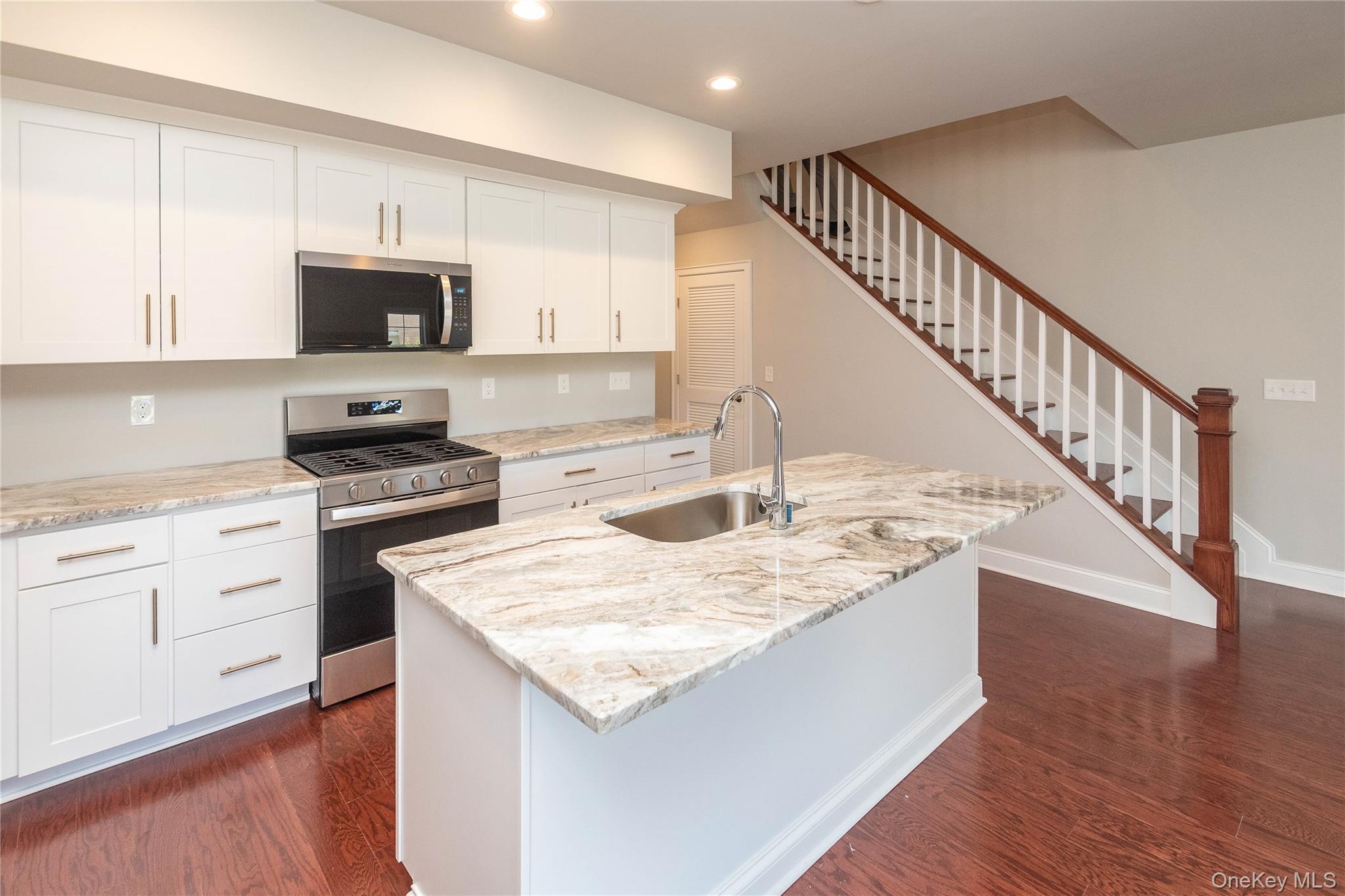 Single Family Hudson View Dutchess County, NY 12538, MLS-913970-8