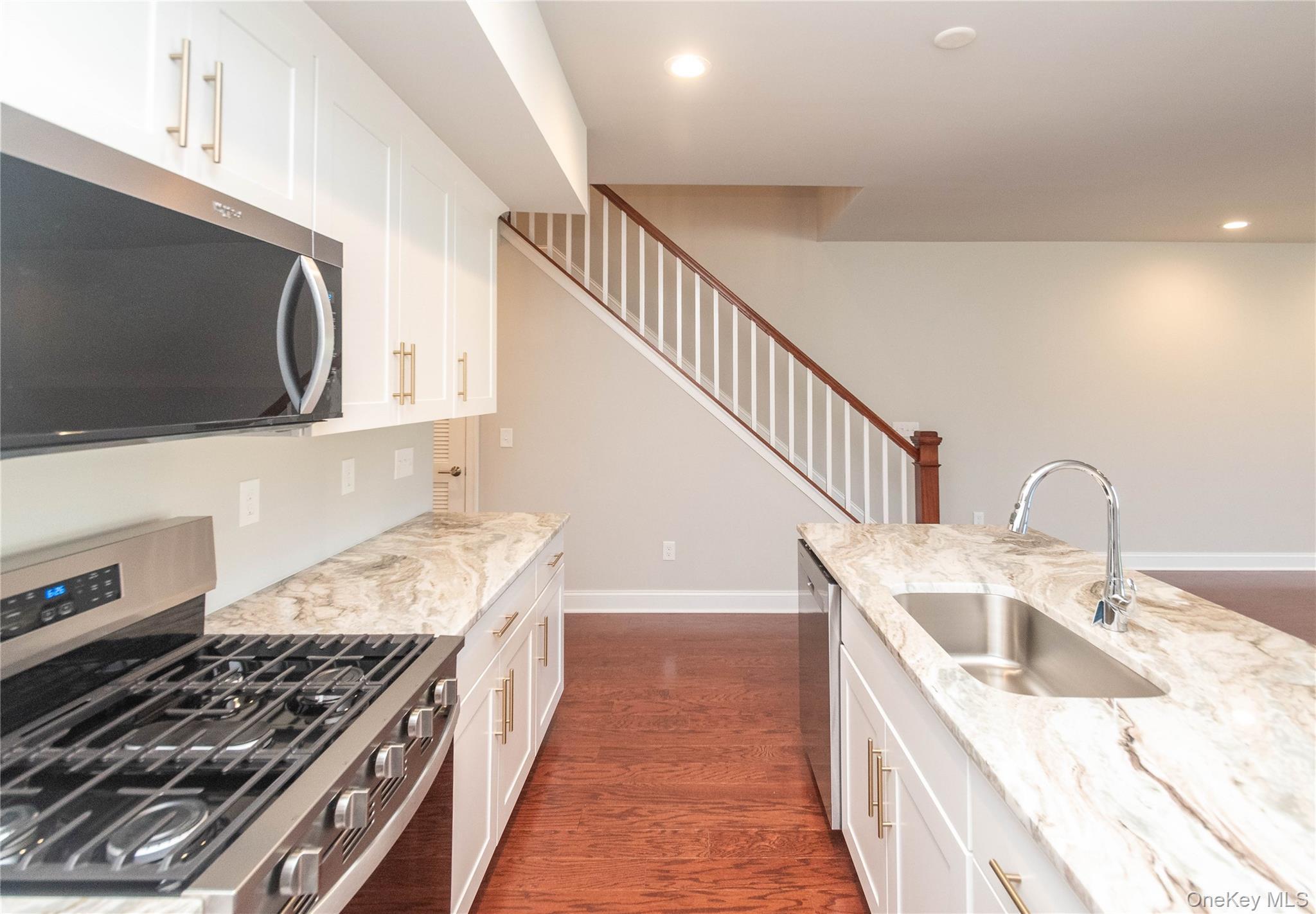 Single Family Hudson View Dutchess County, NY 12538, MLS-913970-9