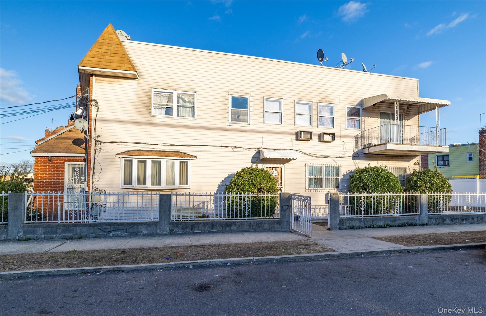 Single Family Foch Queens, NY 11412, MLS-913988-2