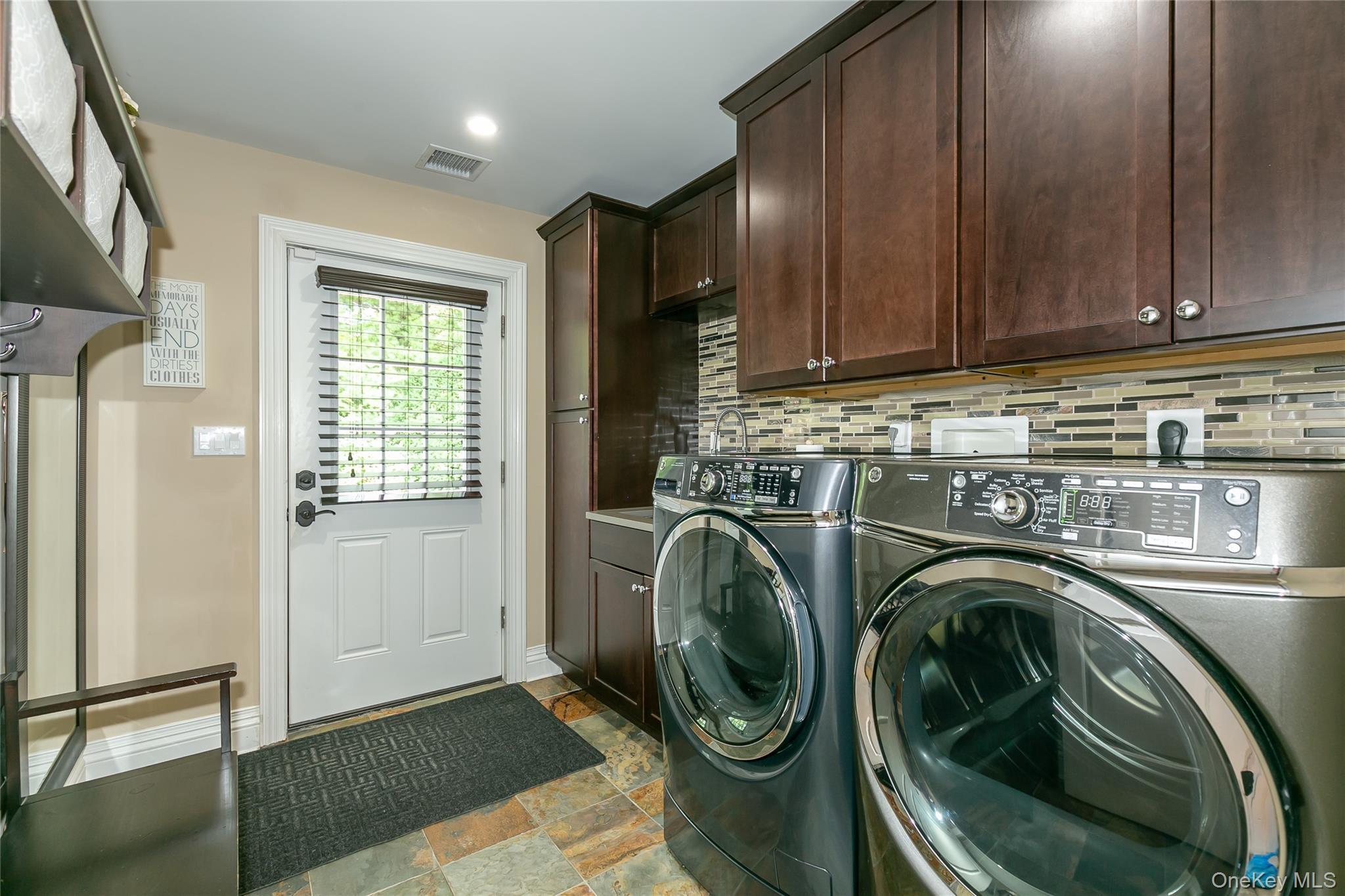 Single Family Fox Hollow Nassau County, NY 11568, MLS-914003-16