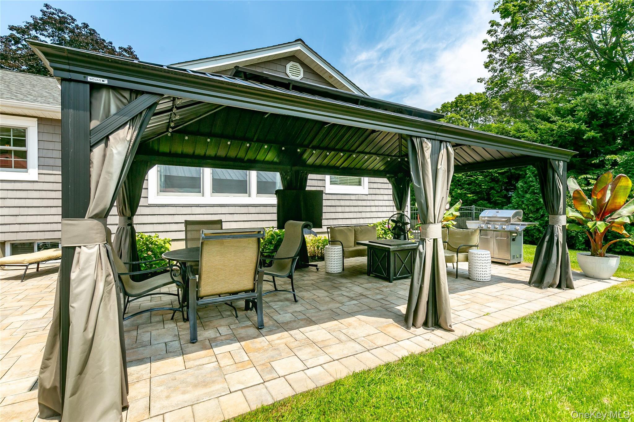 Single Family Fox Hollow Nassau County, NY 11568, MLS-914003-24