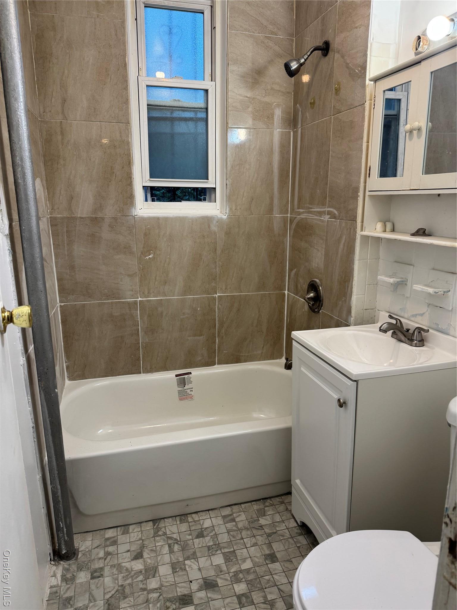 Single Family 219th Bronx, NY 10469, MLS-914011-15